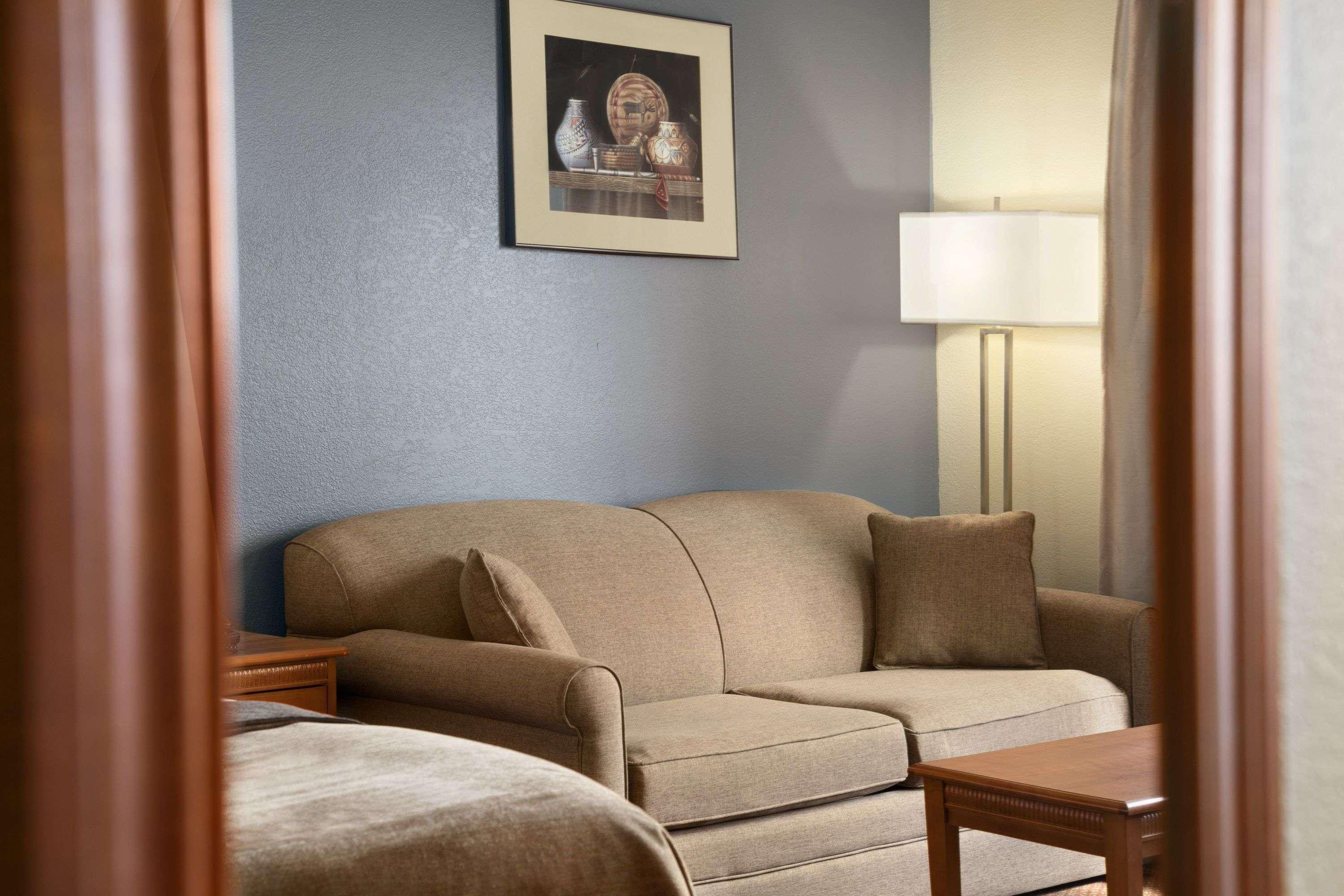 Super 8 By Wyndham Whitecourt Otel Dış mekan fotoğraf