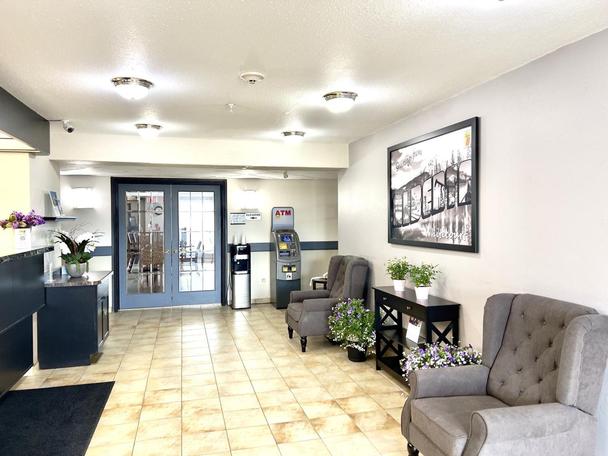 Super 8 By Wyndham Whitecourt Otel Dış mekan fotoğraf