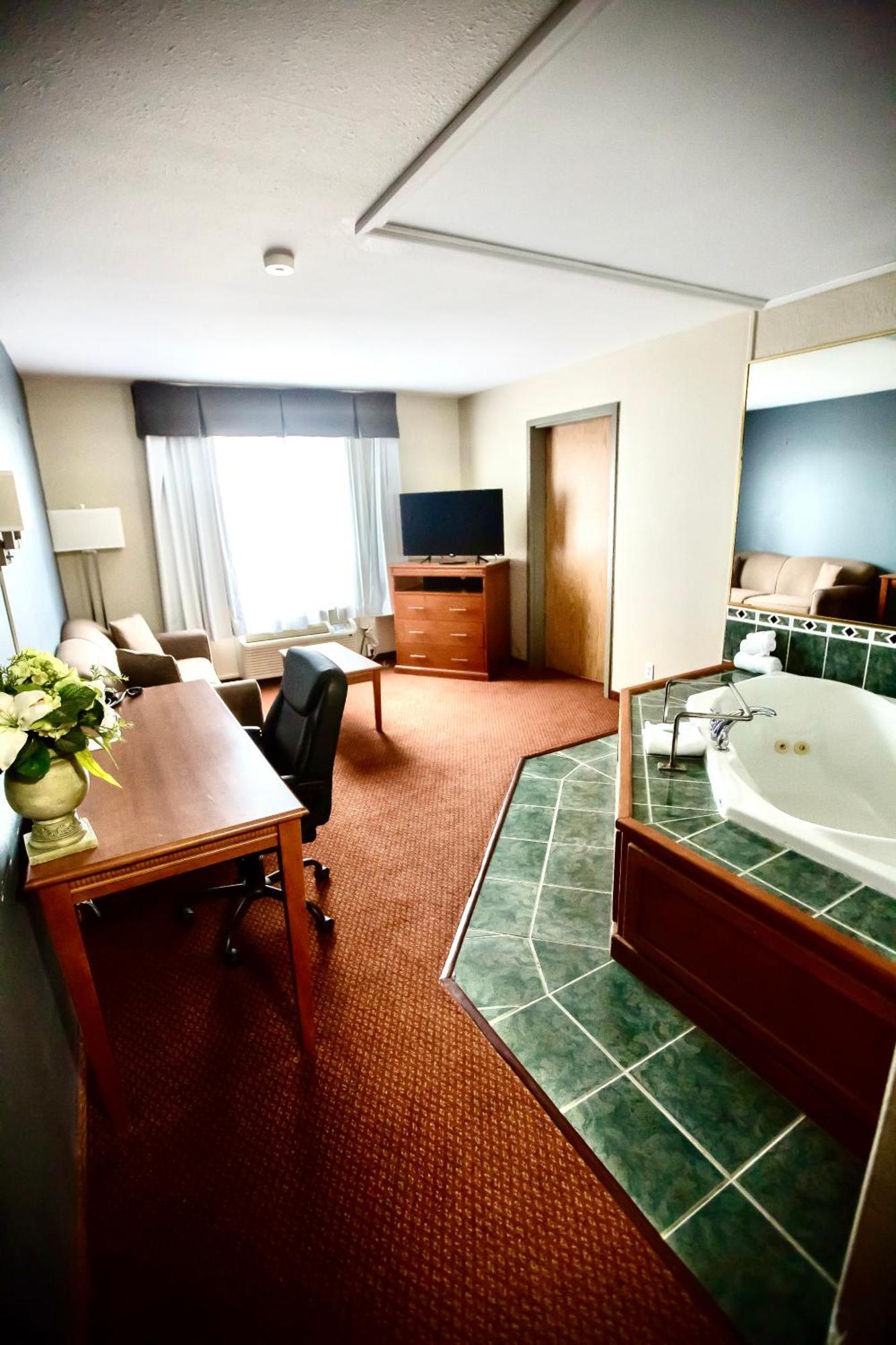 Super 8 By Wyndham Whitecourt Otel Dış mekan fotoğraf
